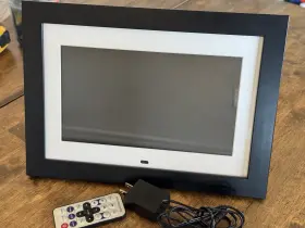 Admpf410t Aluratek 10 Inch Digital Photo Frame With 4gb Internal