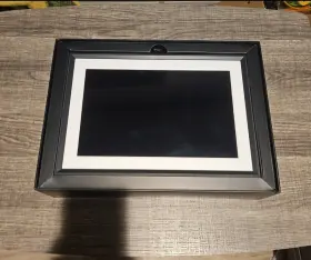 Af900-mat Aura Carver Digital Photo Frame 10.1 Inch Lcd Wi-fi Black And White Wall-mountable