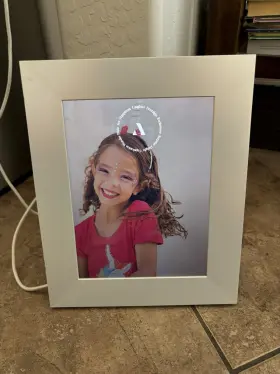Pu1-1801 Aura Digital Picture Frame