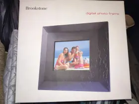45025 Brookstone Digital Photo Frame
