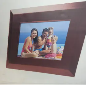 515080 Brookstone 8 Inch Digital Picture Frame Brown