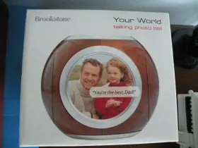 559641 Brookstone Your World Talking Photo Ball Nib A3