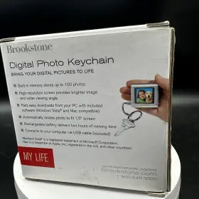 571661 Brookstone Picturebook Mini 1.5 Inch Lcd Screen Digital Photo Keychain 100 Photos #3