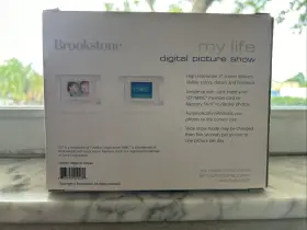 579300 Brookstone My Life Digital Picture Show Photo Frame With 3 Inch Screen #2