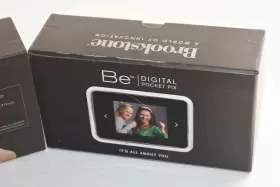606186 Brookstone Be Digital Pocket Pix Portable Picture Frame #3