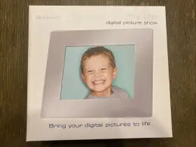 Loads1000 Brookstone 883594008290 My Life 8 Inch Photo Share Smart Frame - Black Pictures Mib