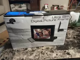 Digital Decor 884118097479 New Ultra Slim Picture Frame 7 Inches