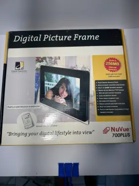 U-30343 Digital Spectrum Picture Frame Nuvue 700 Plus Holds 1400 Pictures Pre Owned