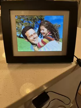 Gigaware 040293392772 7 Inch Digital Photo Frame High Resolution Adapter And Stand Included #2