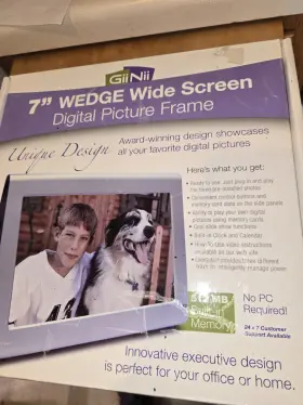 Gii Nii 891578002059 New In Box 7 Inch Wedge Widescreen Digital Picture Frame Flat Screen 512mb