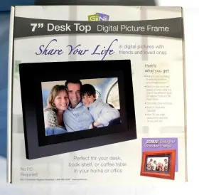 Giinii 892997002019 7 Inch Desk Top Digital Picture Frame. New In Opened Box