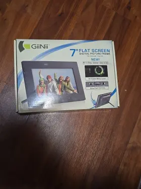 Giinii 892997002439 7 Inch Flat Screen Digital Picture Frame New In Box Simple Op Power Supply