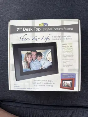 Gn070abwg Giinii 7 Inch Desk Top Digital Picture Frame