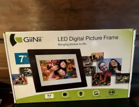 Gt-702p Giinii Gt702p1 7 Inch Led Digital Picture Photo Frame Clock And Calendar Brown