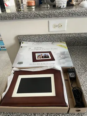 N-705w Giinii Artforme 7 Inch Digital Picture Frame Model G Brown New