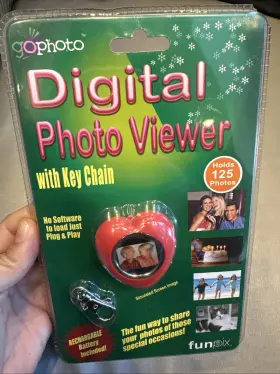 Dpv11hr-10 Gophoto Go Photo Funpix Digital Viewer With Key Chain Red Heart