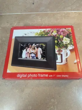 Pf738 Gpx 047323077388 7 Inch Digital Photo Frame