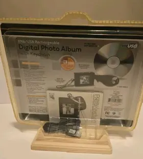 3099008090 Innovage Digital Photo Album With Keychain 8mb/usb Rechargeable 60 Color Images #2