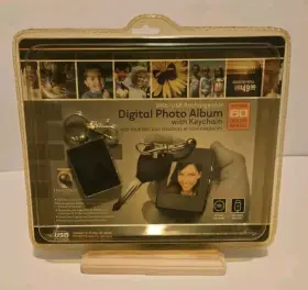 3099008090 Innovage Digital Photo Album With Keychain 8mb/usb Rechargeable 60 Color Images