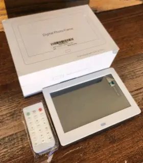 P700 Napatek 7-inch Digital Photo Frame White Photos Movies Music Sd