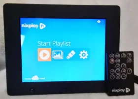 W08a Nixplay Digital Photo Frame 7x5 Inches With Remote