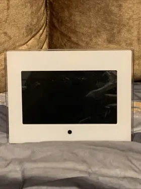 F7008 Olson Digital 7 Inch Photo Frame Album Video Oslon White Model