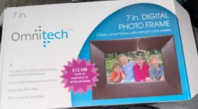 Omnitech 0718103100137 7 In 512 Mb Built Memory Digital Photo Frame