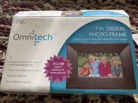 Omnitech 16838 7in Lcd Digital Photo Frame Brown 512mb Usb Sd/mmc/memory Stick