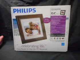 Philips 609585199552 Digital Photo Frame 10.4 Inch Stores 10 000 Photos Slide Show Album