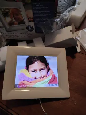 Pz1a0837020325 Philips 8 Inch Lcd Digital Photo Frame Never Used