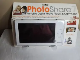 Photoco 015975806779 Photoshare 7 Portable Digital Photo Album And Carry Case Pl-7 7.0 Inch Lcd Screen