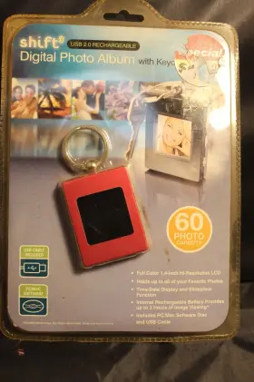 Shift 694202103319 Digital Picture Frame Keychain Photo Album Red Usb Nip