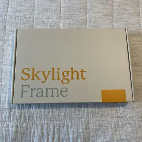 B01n7enho6 Sky Light Frame New Skylight 10 Inch Wi-fi Digital Picture In Box