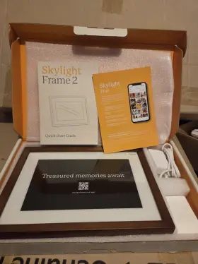 102di Skylight Frame 2 - 10 Inch Wifi Digital Picture Full Hd 16gb Snap