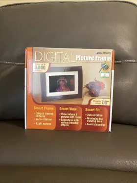 Spx7e Smart Parts Sku#spx7e Smartparts Digital Picture Frame 7.0 Inch Viewable Screen Up To 3 000 Pictures