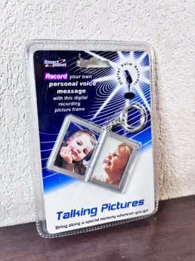 Smart Planet 831121009098 Vintage Inch Talking Pictures Digital Recording Picture Frame Keychain