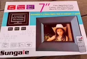 Pf-701 Sungale 884945000185 7-inch Digital Photo Frame New In Box