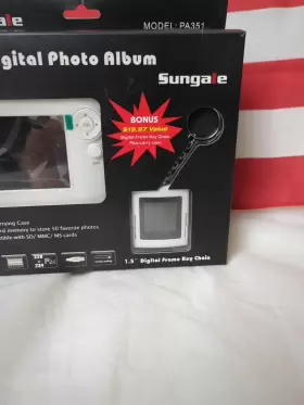 Pa351 Sungale 3.5 Inch Digital Photo Album Bonus Frame Key Chain With Carrying Case #2