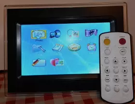 Dph3070a Tde Systems Digital Photo Frame/clock /7 Inch Hd With Remote Control/preowned