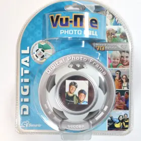 2015326895 Vu-me Digital Photo Frame Soccer Ball 1.5 Inch Lcd Screen 70 Pictures Usb Connection