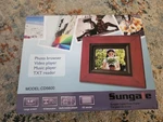 Sungale CD5600 5"6 Hi-resolution Digital Photo Frame Brand New/opened Box. Fixed Price $80.00.