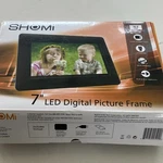 Shomi SP-706P-1 7" Led Digital Picture Frame 480X234 16:9 Usb Sd/mmc/sdhc. Fixed Price $15.00.
