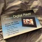 Shomi Digital Picture Frame 7" Color Photo Screen Player New In Open Box. Fixed Price $12.00.