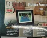 SMARTPARTS12.1" Digital Picture Frame. Fixed Price $65.13.