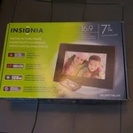 Insignia 7" Lcd Digital Photo Frame NS-DPF0712G. Fixed Price $9.00.