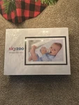 Skyzoo Wifi Digital Photo Frame New. Fixed Price $40.00.