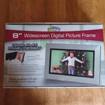 Giinii Digital Picture Frame GN-801W 8". Fixed Price $18.00.