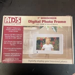 7 Inch Ads Digital Lcd Frame - Up 2000 Photos Nib. Fixed Price $30.00.