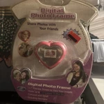 Sakar 1.1 " Preview Screen Digital Photo Frame. Fixed Price $21.98.