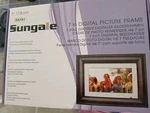 Sungale 7" 17,8 Cm, ZA701 Digital Picture Frame. Fixed Price $17.00.